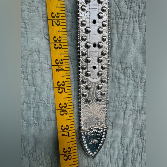 BLAZIN ROXX FLORAL CONCHO & CRYSTAL METALLIC SILVER LEATHER BELT - Picture 4 of 6